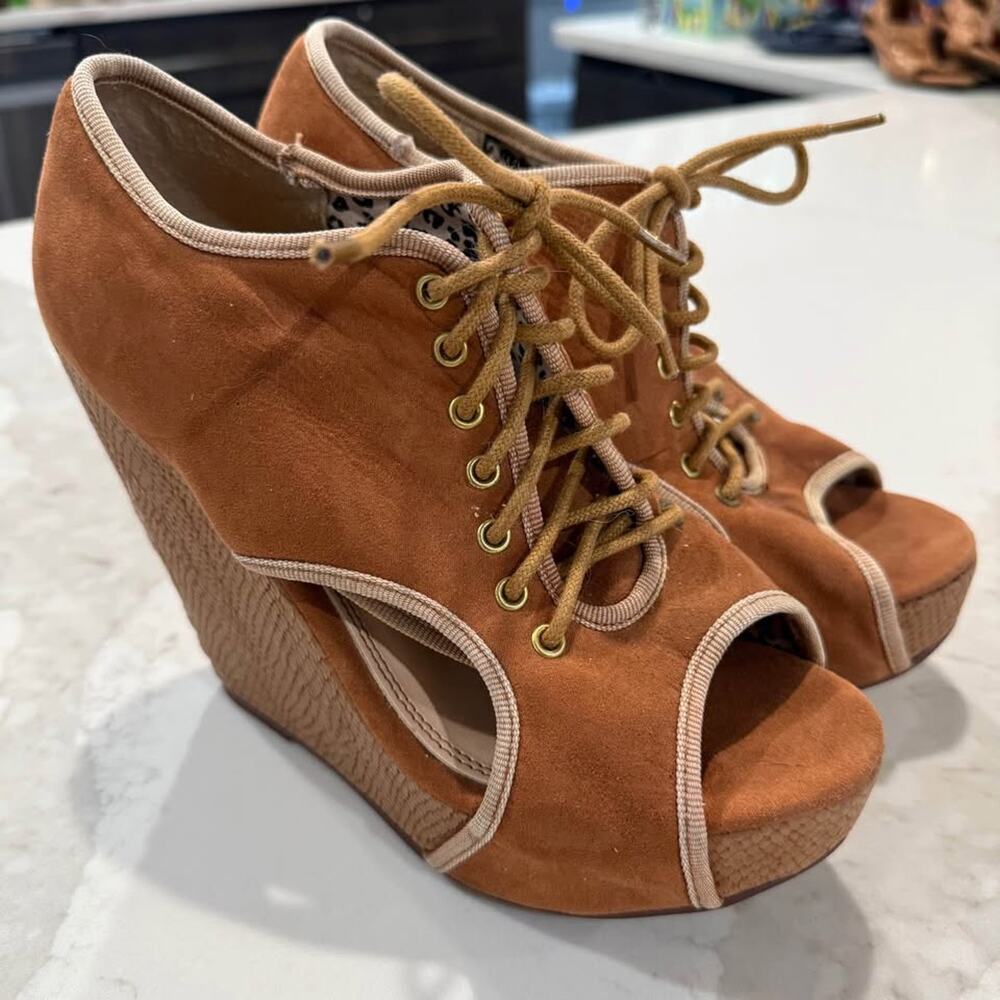 Modern Rush Senja Faux Suede Platform Laceup Wedge Heel Womens7.5 Tan Sandal y2k